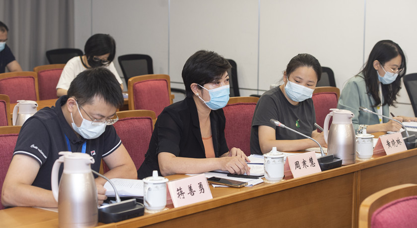 市民政局局长办公会议特邀三位公众代表，共同研究《关于推进本市“十四五”期间困难重度残疾人养护机构及床位建设的实施意见》