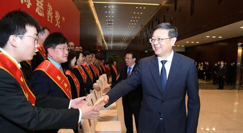 第一届“上海慈善奖”表彰活动今天举行，陈吉宁龚正会见获奖代表